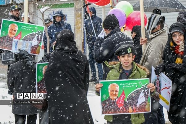 راهپیمایی باشکوه یوم الله ۲۲ بهمن در ارومیه