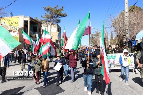 حضور حماسی مردم آباده در راهپیمایی باشکوه 22 بهمن