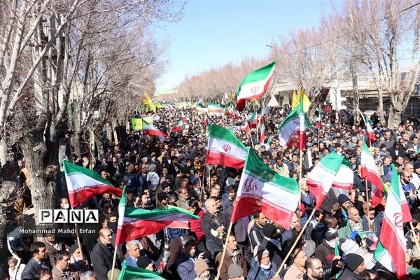 حضور حماسی مردم آباده در راهپیمایی باشکوه 22 بهمن