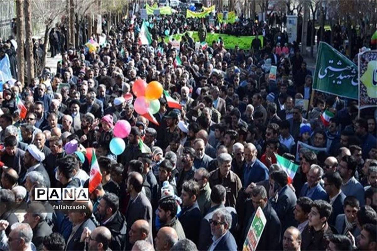 حضور پرشور مردم ابرکوه در راهپیمایی 22 بهمن و چهلمین روز شهادت سردارسلیمانی
