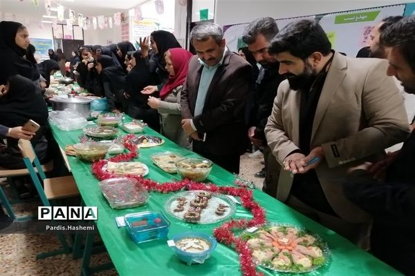 جشنواره صنایع دستی، غذاهای سنتی و دست سازه‌های علمی دانش‌آموزی شهرستان آغاجاری