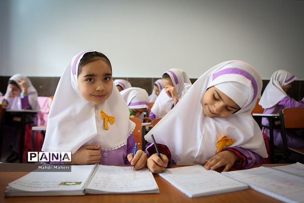 افتتاح دبستان دخترانه مولود اسلامیه