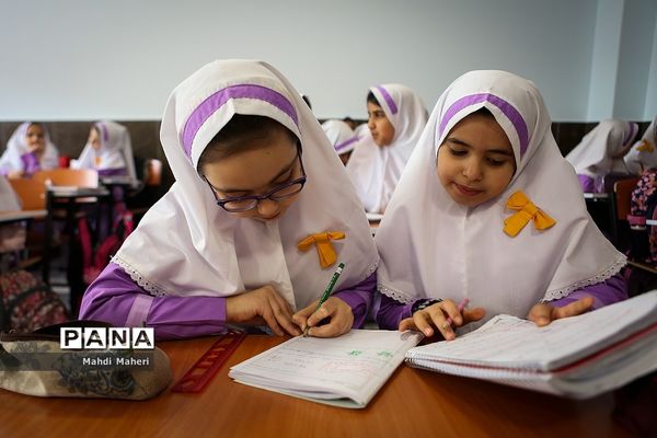 افتتاح دبستان دخترانه مولود اسلامیه