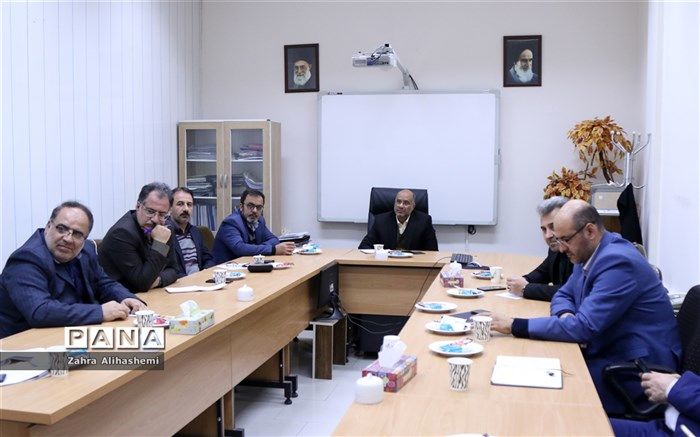 جلسه هم اندیشی به مناسبت هفته امور تربیتی در اداره کل شهر تهران