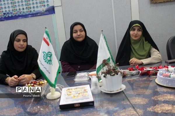 تکریم همکاران زن سازمان دانش‌آموزی استان بوشهر