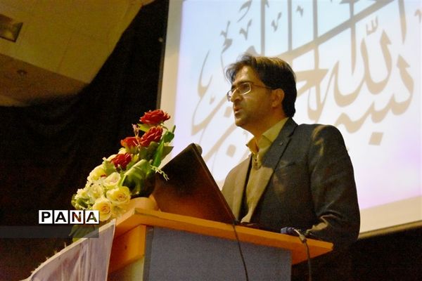 نشست توجیهی عوامل برگزاری  انتخابات در بهاباد