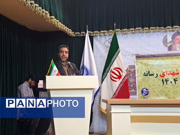 تقدیر از برگزیدگان دو رویداد رسانه‌ای «میثاق» و «سرباز مقاومت» در قم