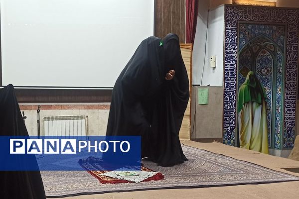 حضور پرشور دانش آموزان دبیرستان شاهد ندای فاطمه (س) در مراسم سوگواری حضرت ام البنین (س)