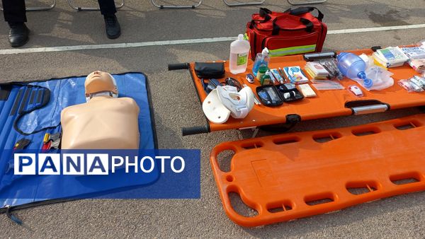 مانور زلزله استانی در هنرستان دخترانه محمودیه ناحیه ۶(2)