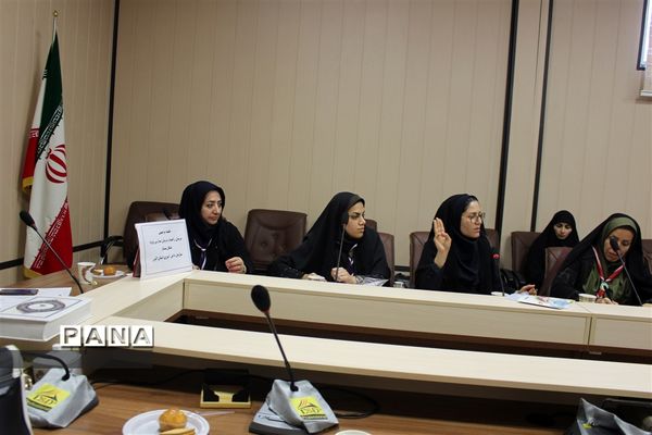 جلسه توجیهی مربیان راهنما و مربیان مدارس ویژه تشکل پیشتاز سازمان دانش‌آموزی استان البرز
