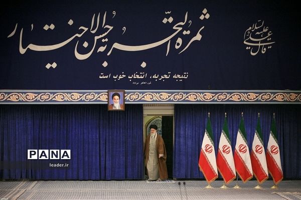 حضور رهبرمعظم انقلاب در یازدهمین دوره انتخابات مجلس شورای اسلامی و میان‌دوره‌ای مجلس خبرگان رهبری