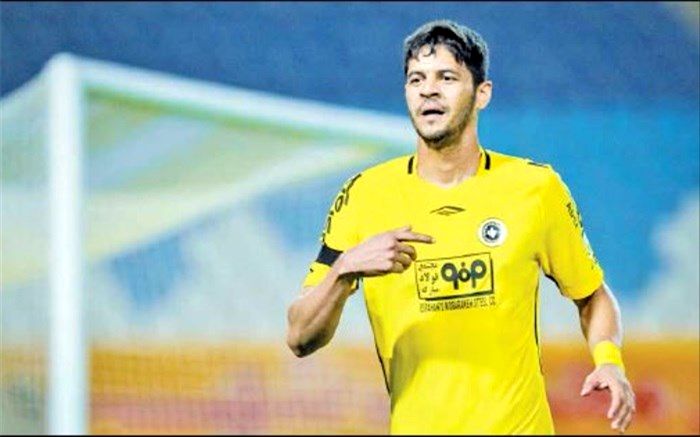 ابهام بزرگ قلعه‌نویی برای دیدار با پرسپولیس