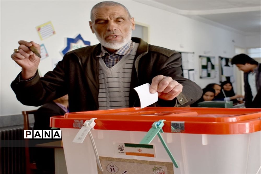 حضور تماشائی بهابادی ها درپای صندوقهای رای