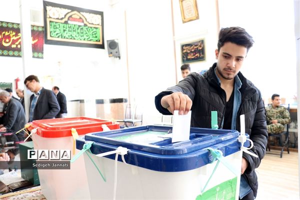 حضور پرشور مردم آباده در انتخابات مجلس شورای اسلامی