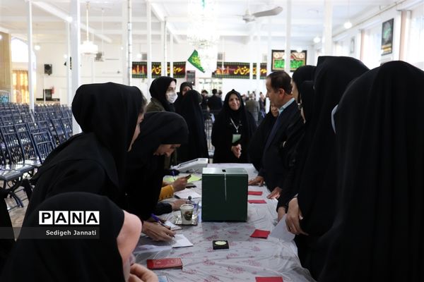 حضور پرشور مردم آباده در انتخابات مجلس شورای اسلامی
