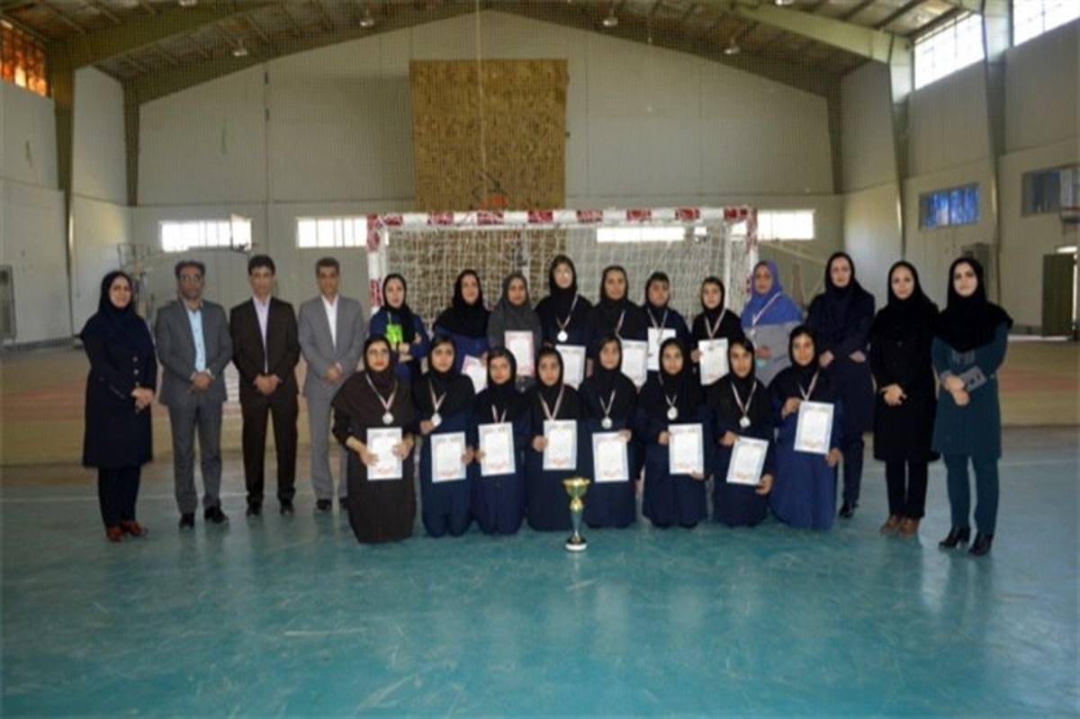 تیم هندبال دانش آموزان دختر دشتستان نایب قهرمان مسابقات استانی شد