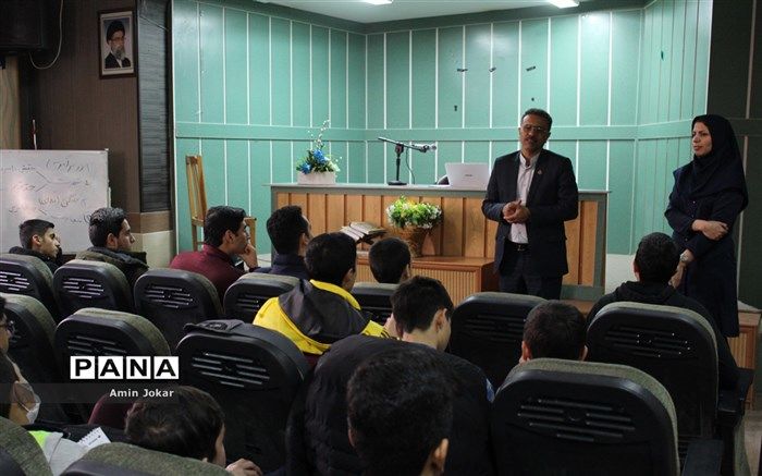 برگزاری کلاس‌های خبرنگاری ویژه دانش‌آموزان در شیراز