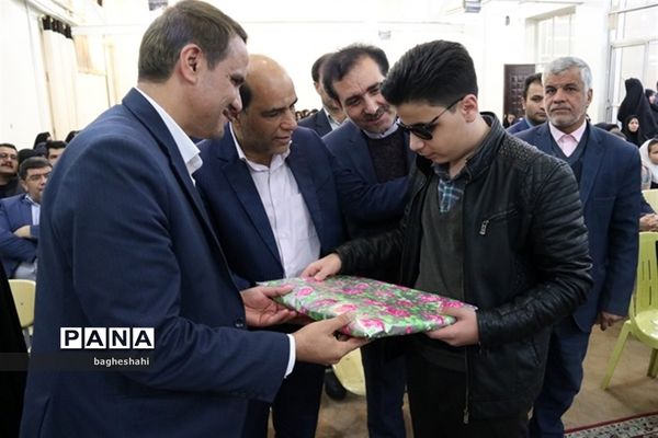 برپائی نمایشگاه توانمندی های اعضای کانون های فرهنگی و تربیتی در یزد