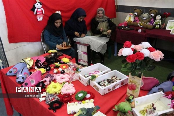 برپائی نمایشگاه توانمندی های اعضای کانون های فرهنگی و تربیتی در یزد