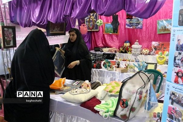 برپائی نمایشگاه توانمندی های اعضای کانون های فرهنگی و تربیتی در یزد