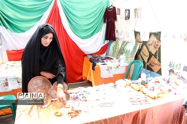 برپائی نمایشگاه توانمندی های اعضای کانون های فرهنگی و تربیتی در یزد