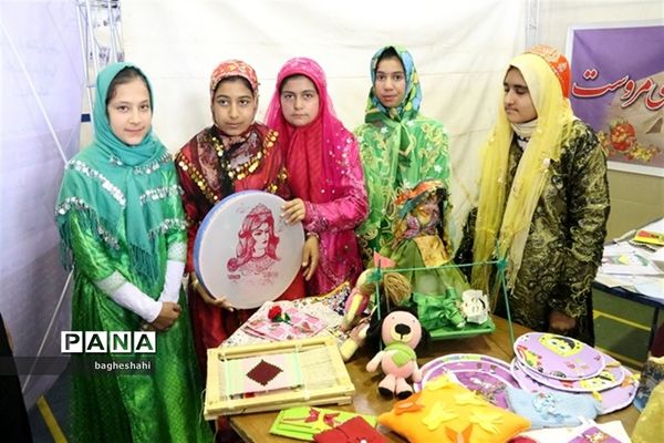 برپائی نمایشگاه توانمندی های اعضای کانون های فرهنگی و تربیتی در یزد