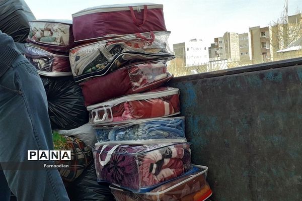 جمع آوری و ارسال هدایای غیر نقدی سیل مهربانی سازمان دانش آموزی خراسان شمالی