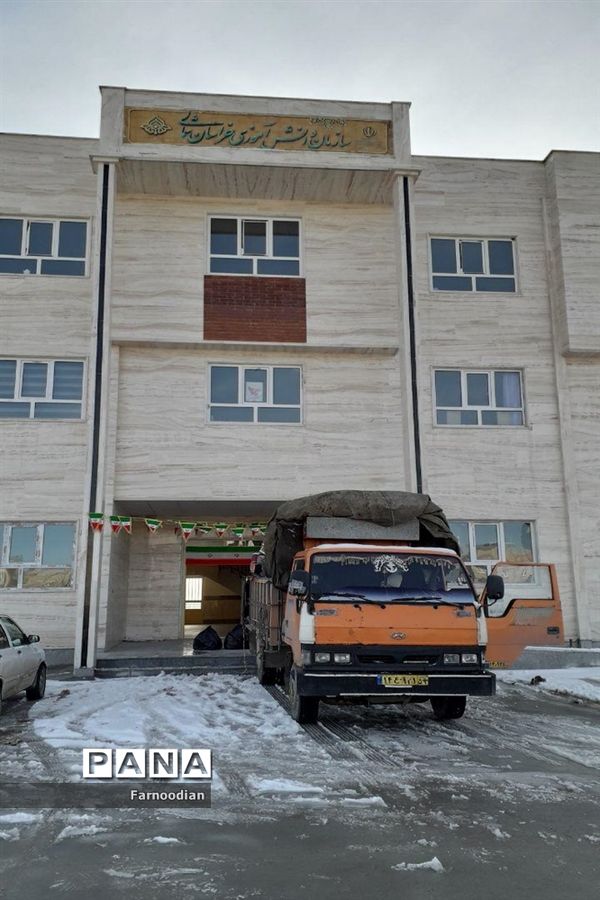 جمع آوری و ارسال هدایای غیر نقدی سیل مهربانی سازمان دانش آموزی خراسان شمالی