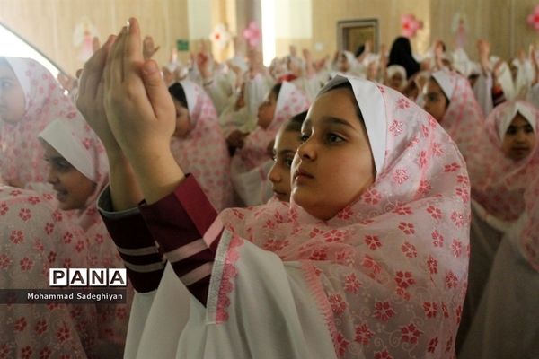 برگزاری جشن  عبادت آموزشگاه های ابتدایی دخترانه در کانون فرهنگی تربیتی آفتاب  منطقه19