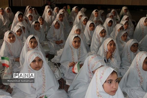 برگزاری جشن  عبادت آموزشگاه های ابتدایی دخترانه در کانون فرهنگی تربیتی آفتاب  منطقه19