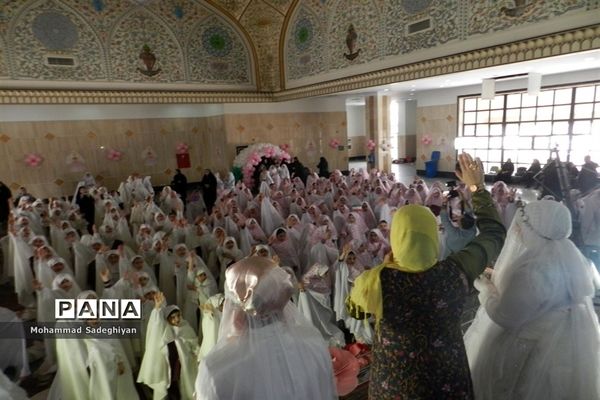 برگزاری جشن  عبادت آموزشگاه های ابتدایی دخترانه در کانون فرهنگی تربیتی آفتاب  منطقه19