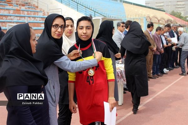 سی و یکمین دوره مسابقات قهرمانی دانش آموزان دختر مقطع متوسطه اول در رشته دو و میدانی