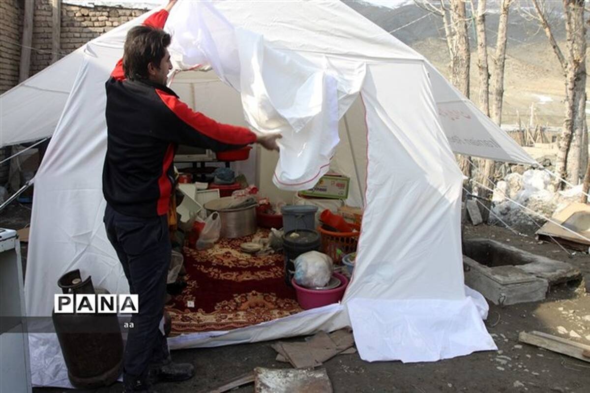 ارسال ۳۰هزار بسته غذایی به مناطق سیل‌زده لرستان