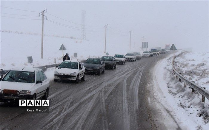 برف و باران در جاده‌های ۷ استان