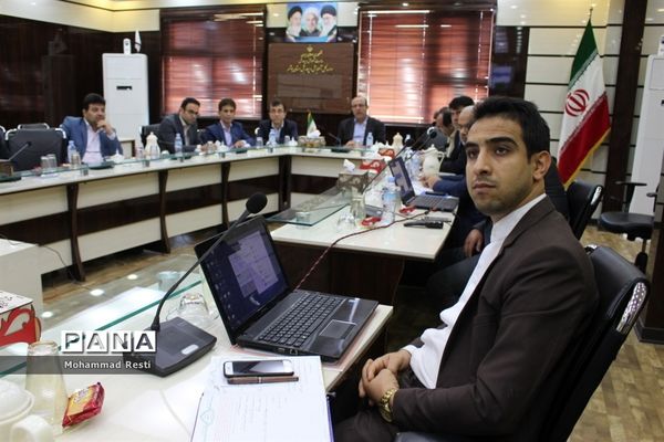 جلسه ویدئو کنفرانس مدیرکل آموزش و پرورش استان بوشهر و شورای معاونان با مدیران آموزش و پرورش  شهرستان‌ها و مناطق