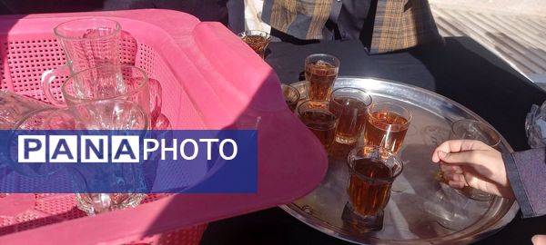  ایستگاه صلواتی به یاد شهدای نیروی انتظامی در دبیرستان فرهنگ