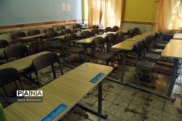 آموزش مجازی در دبیرستان ماندگار البرز