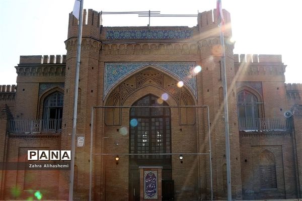 آموزش مجازی در دبیرستان ماندگار البرز