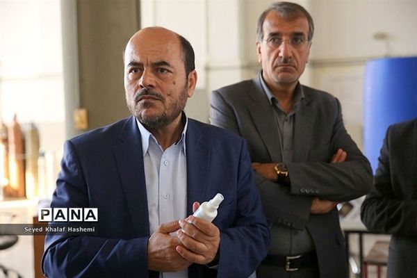 بازدید معاون هماهنگی امور اقتصادی استانداری بوشهر از شرکت دانش بنیان دانشگاه خلیج فارس