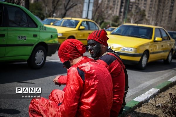 حاجی فیروزها خانه‌نشین نشده‌اند