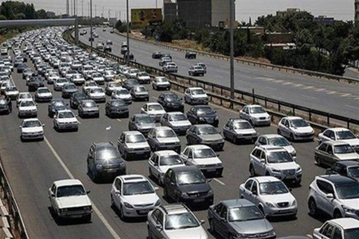 ترافیک سنگین در آزادراه تهران_کرج و سه راهی قوچک در محور تهران_لواسان