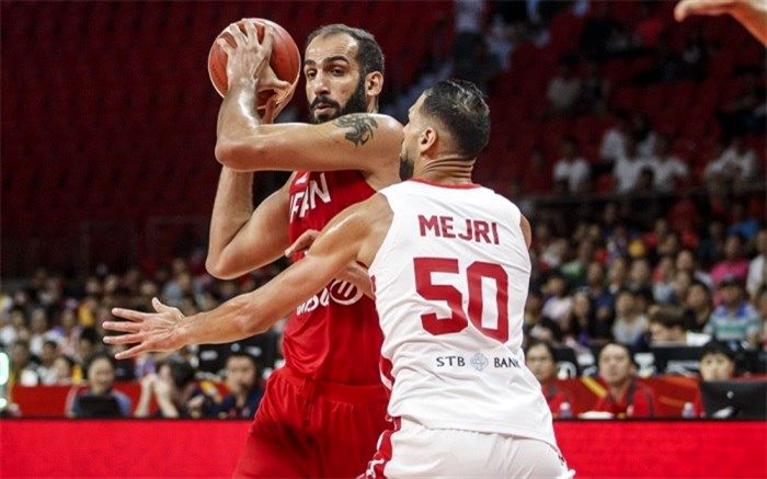 ستاره بسکتبال ایران در چین قرنطنیه شد
