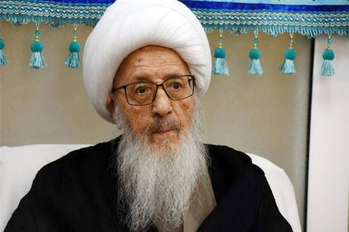 آیت الله وحید: همه رأس ساعت ۱۱ شب نیمه‌ شعبان، دعای فرج را بخوانند