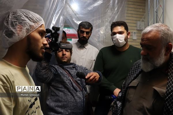 ازدید سردار نقدی از کارگاه تولید ماسک در قم