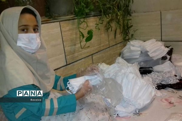 تولید ماسک و محلول ضدعفونی در مدارس فارس