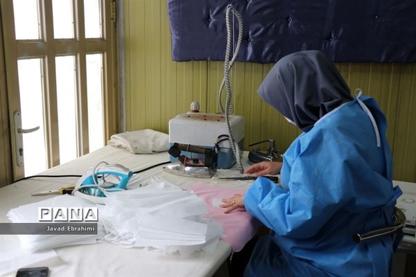 تولید ماسک در آموزشگاه ایثارگران ناحیه 4 مشهد