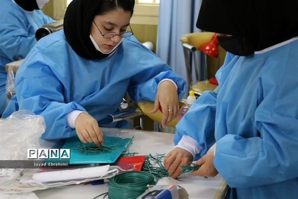 تولید ماسک در آموزشگاه ایثارگران ناحیه 4 مشهد