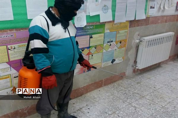 ضدعفونی و گندزدایی مدارس شهرستان درمیان استان خراسان جنوبی