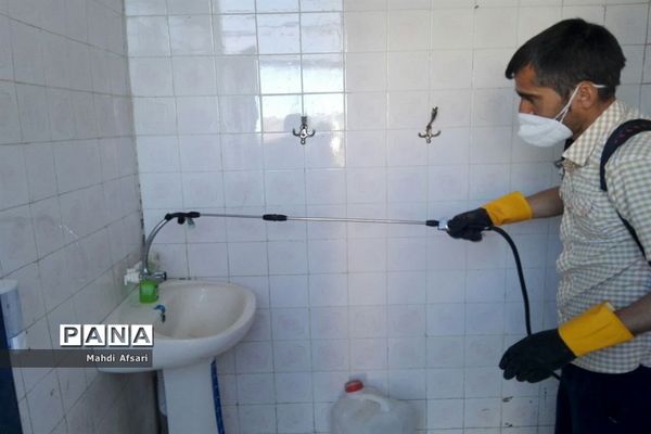 ضدعفونی و گندزدایی مدارس شهرستان درمیان استان خراسان جنوبی