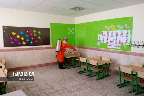 ضدعفونی و گندزدایی مدارس شهرستان درمیان استان خراسان جنوبی